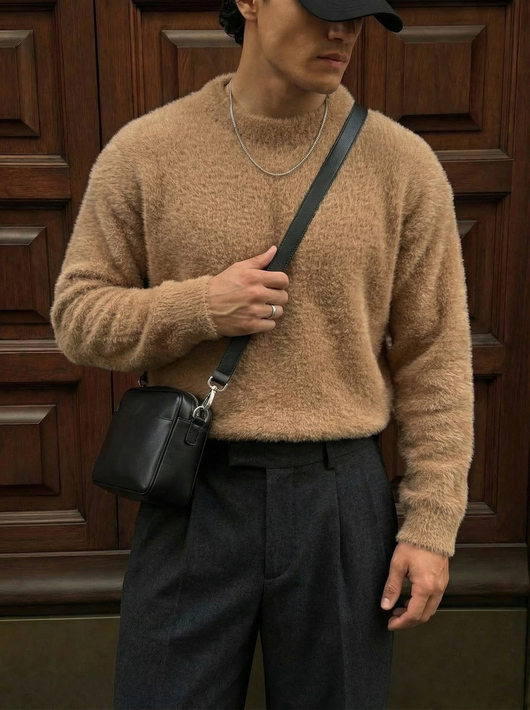 Oversize Sweter z Włochatym Sznurkiem - Dym Drzewny