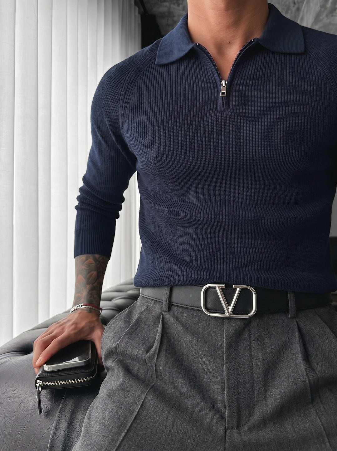 Sweter polo z zamkiem w kolorze ciemnoniebieskim - Slim Fit