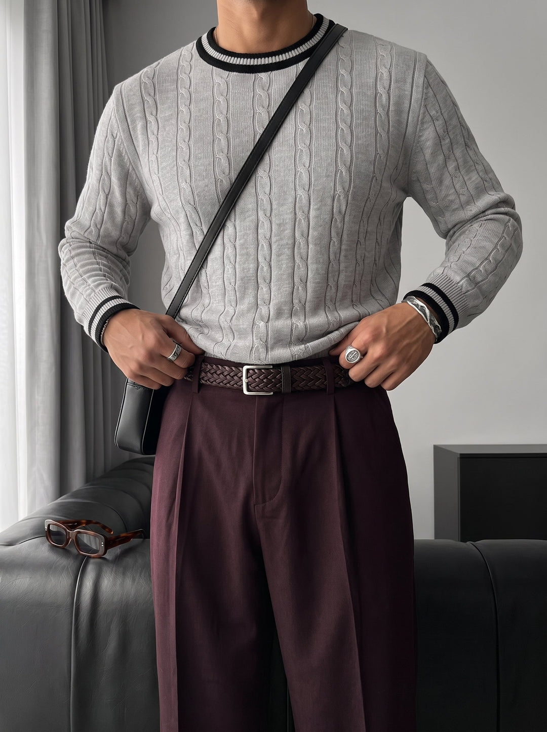 Sweter o regularnym kroju z plecionki - Szary