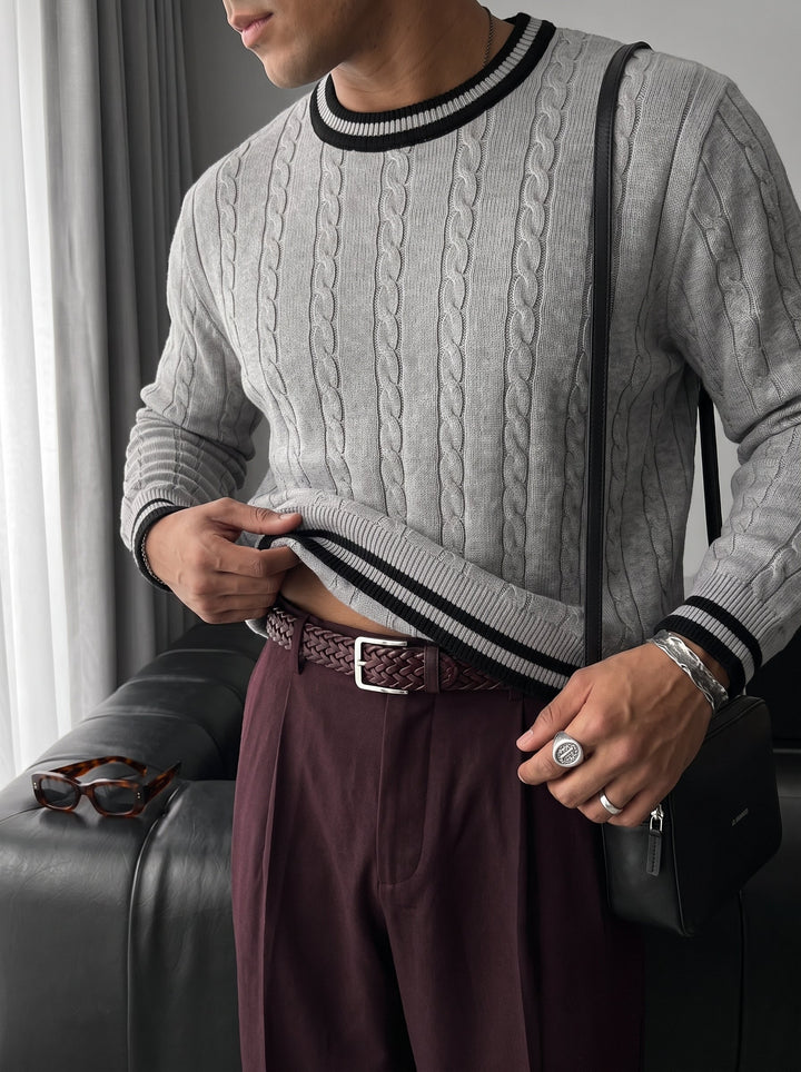Sweter o regularnym kroju z plecionki - Szary