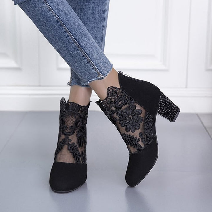 Koronka-akcent Heeled botki