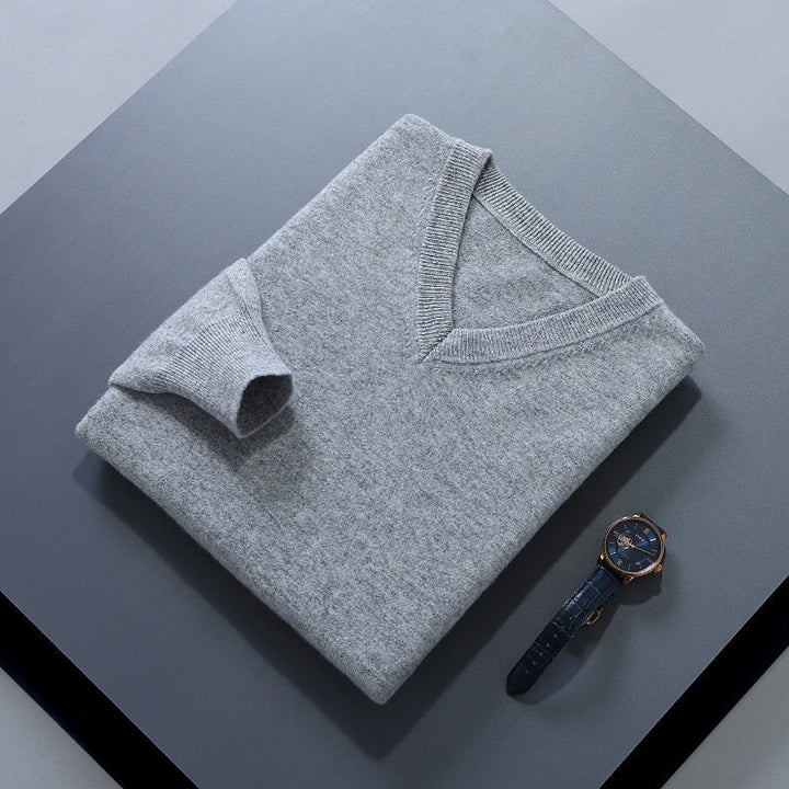 Elegancki sweter z dekoltem V