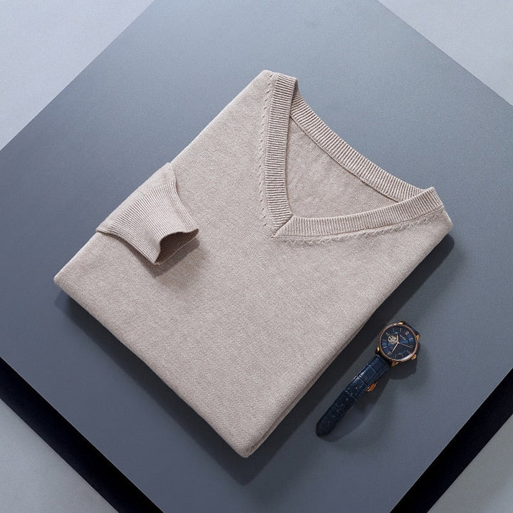 Elegancki sweter z dekoltem V